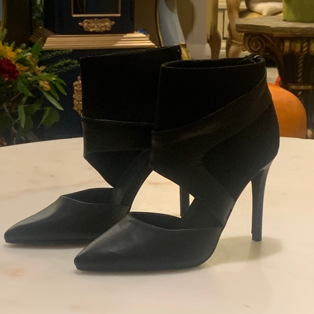 Bohme Black Suede/Leather Heels Size 7.5